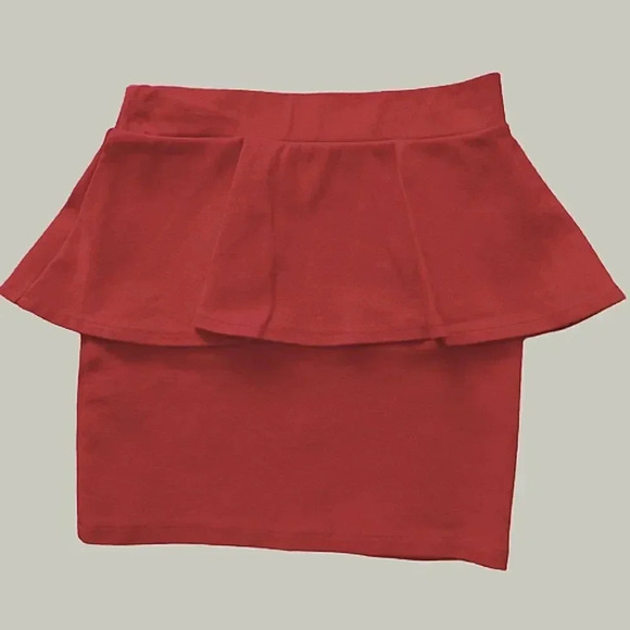 Zara Red 2 Tier Mini Skirt Size Small - Picture 1 of 3